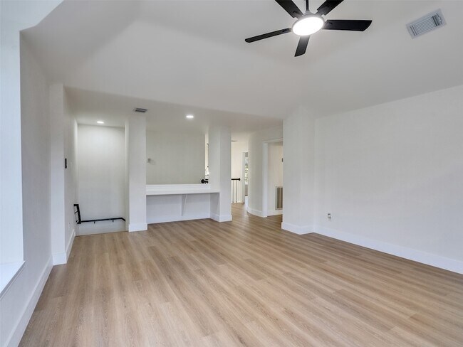 Building Photo - 246 Cedar Elm Ln