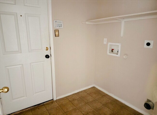 Building Photo - 4603 Causeway Ct