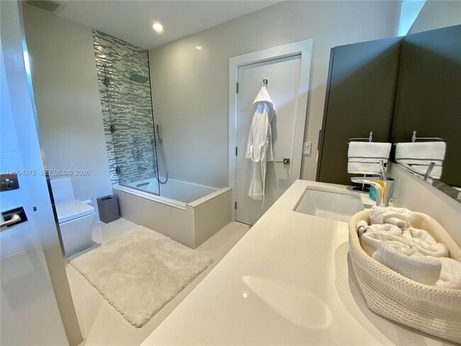 Building Photo - 265 N Shore Dr