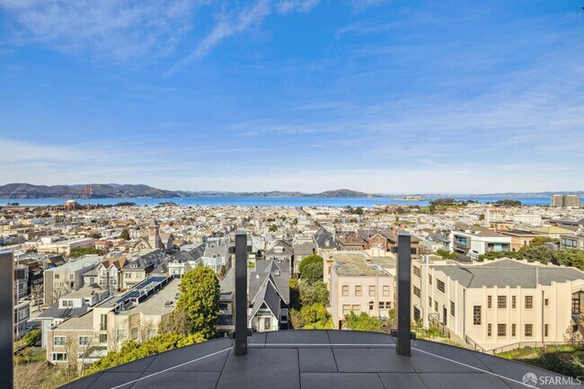 Building Photo - 2336 Broadway