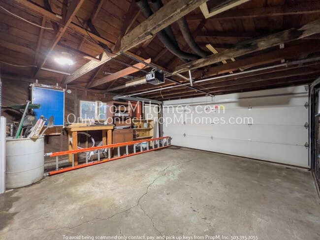 Building Photo - Discover Serenity in King Neighborhood!
