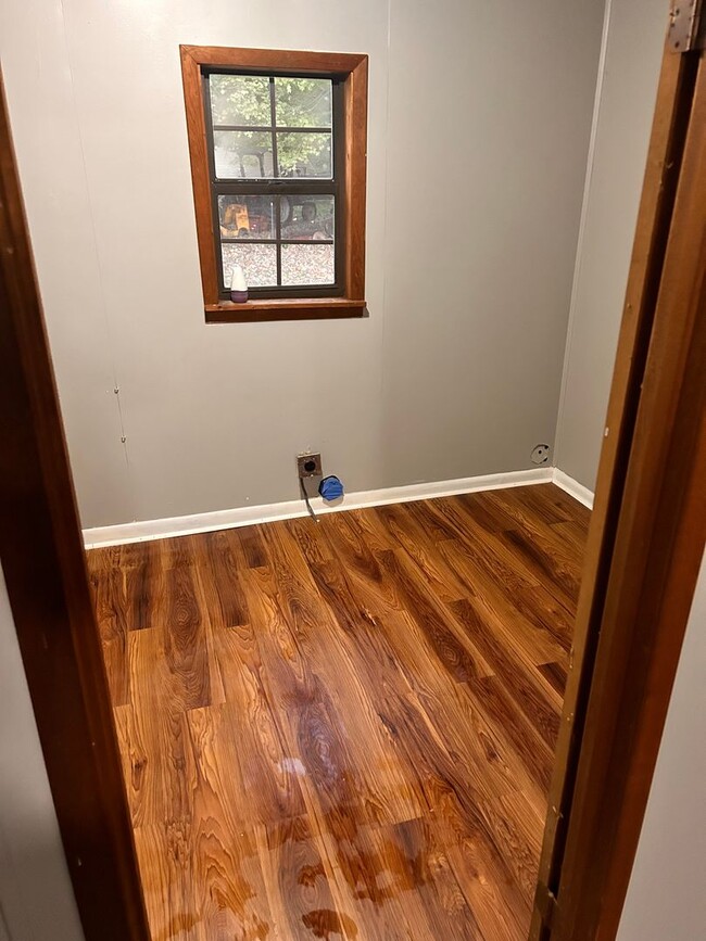 Building Photo - 2 bedroom, 1.5 bath home for $1200 monthly