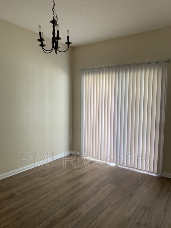 Building Photo - 1605 Biscayne Bay Dr