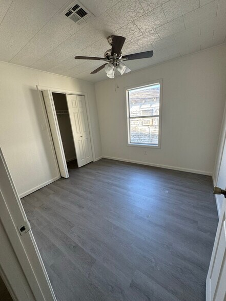 Building Photo - 712 Spann Ave