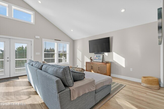 Building Photo - 3255 Goa Way