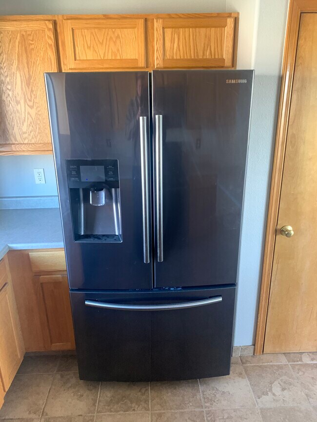 Building Photo - 5615 Marabou Way