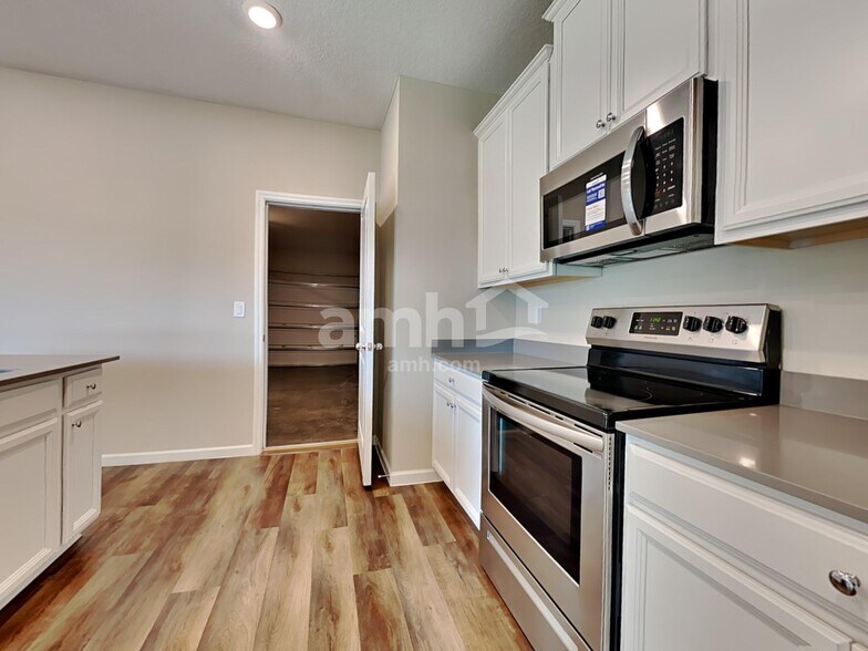 Building Photo - 131 Hemlock Point