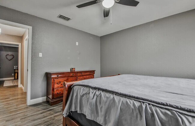 Building Photo - So many Amenities!