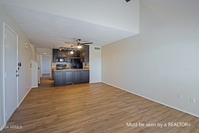 Building Photo - 30 E Brown Rd