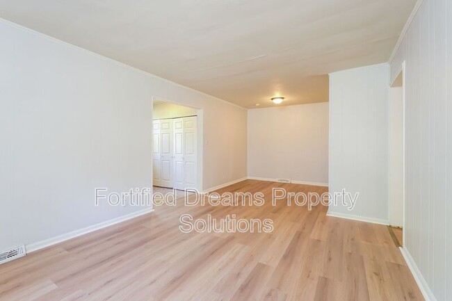 Building Photo - 3682 Yale Ave