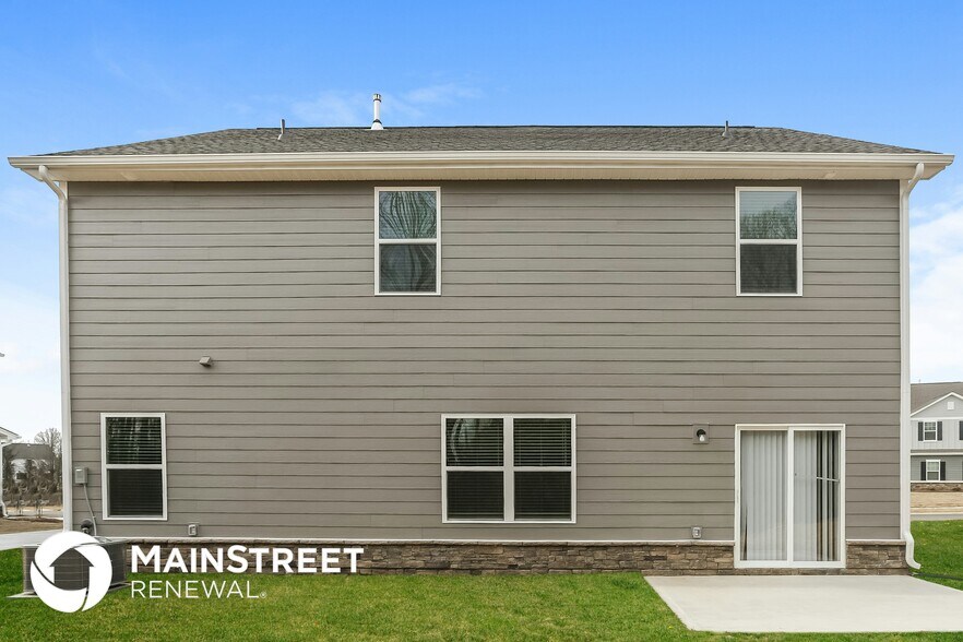 Building Photo - 3900 Allenby Pl