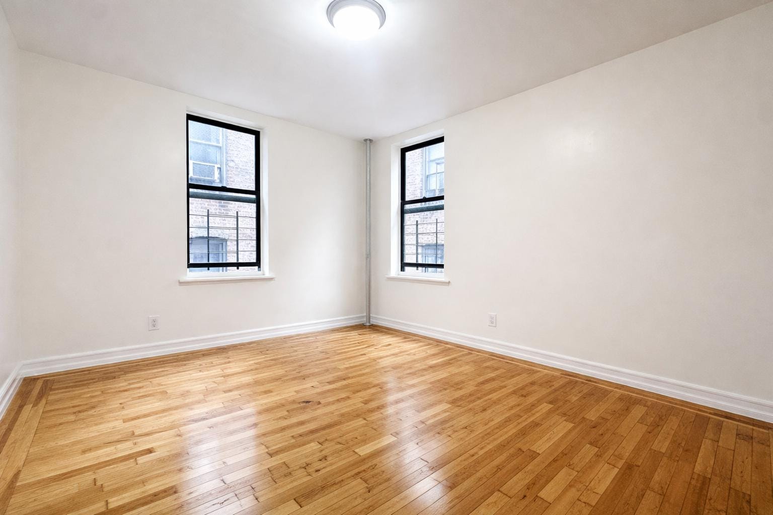 Building Photo - 10 Adrian Ave