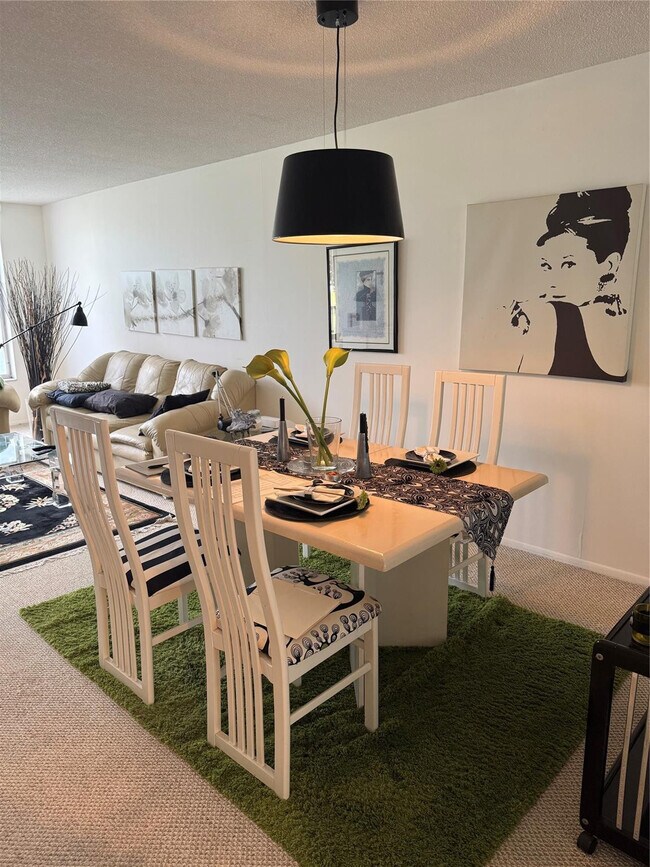 Building Photo - 3000 S Course Dr