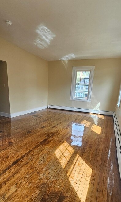 Building Photo - 206 Sherman Ave