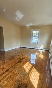 Building Photo - 206 Sherman Ave