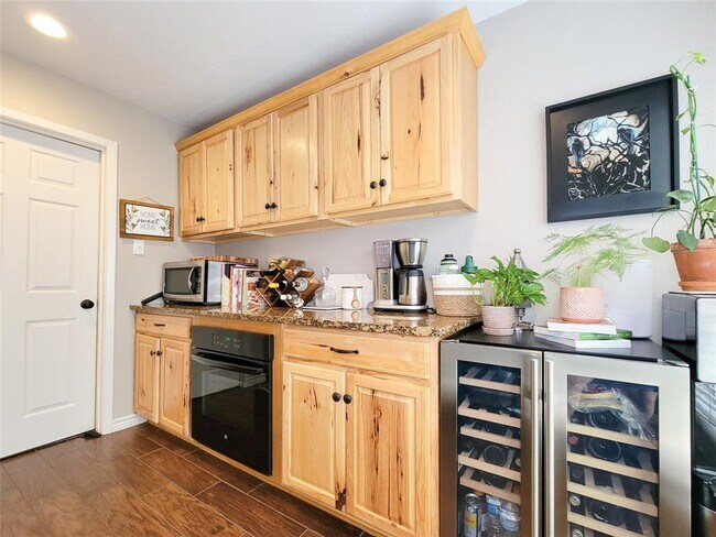 Building Photo - 3735 Hickory Knob Dr
