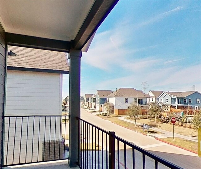 Building Photo - 22700 Elyson Falls Dr
