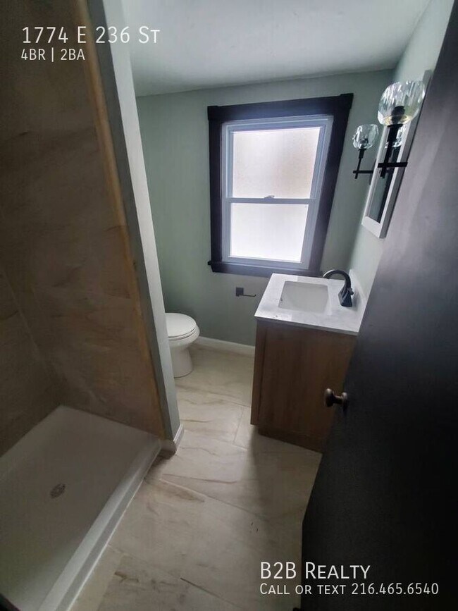 Building Photo - 1774 E 236th St