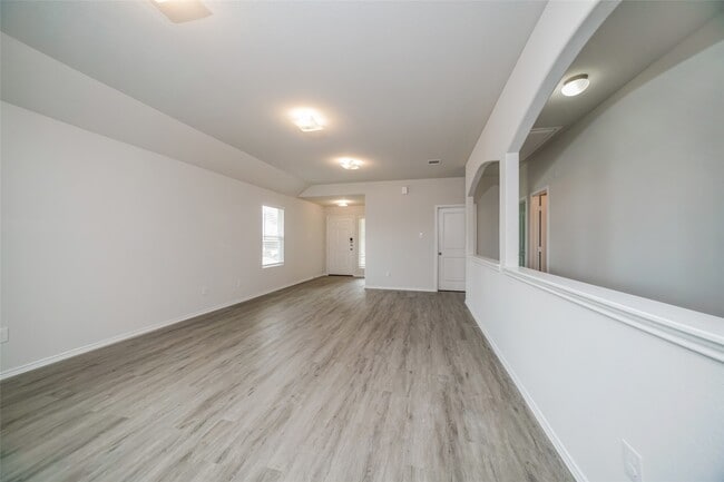 Building Photo - 416 Brushback Dr