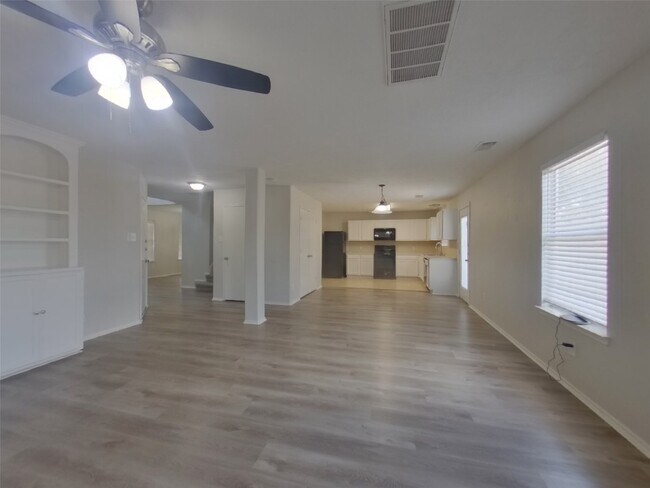 Building Photo - 21607 Fossil Trails Dr