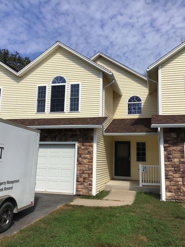 Building Photo - "Discover Spacious Comfort at 36-1 Leo's Way: 3-Bedroom Haven with 2.5 Bathrooms in Alburgh, VT!"