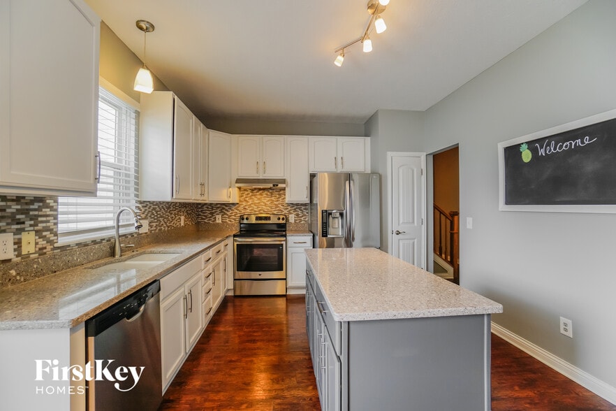 Building Photo - 5965 Mealla Rd