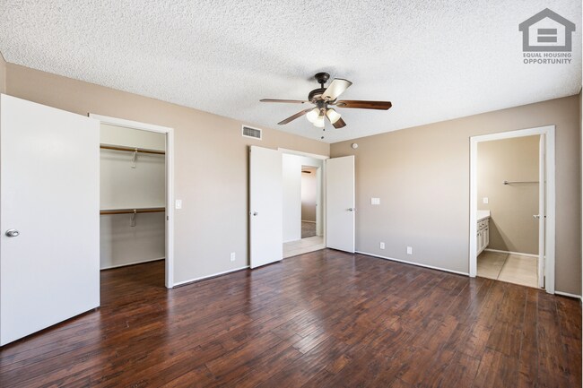 Building Photo - 6Bed/3Bath Split Level House at Cactus/75th Ave! Ready for Immediate Move-In! -- POOL!