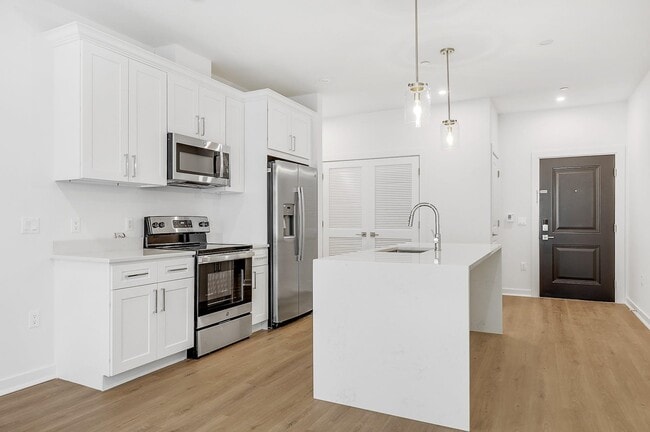 Building Photo - 74 Clarendon Pl