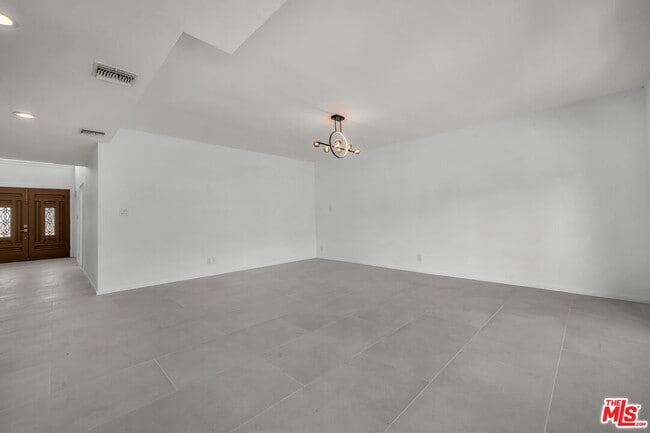 Building Photo - 17606 Camino De Yatasto