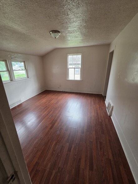 Building Photo - 1192 Maple St