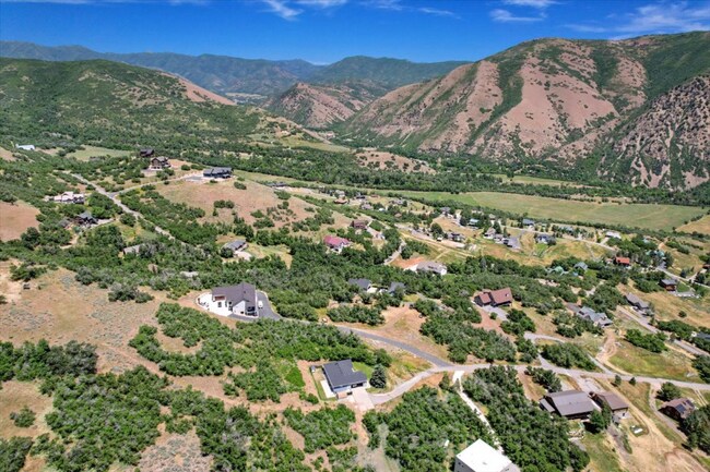 Building Photo - 1676 S Mountain Vw Cir