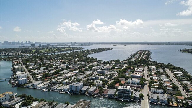 Building Photo - 8430 Harding Ave