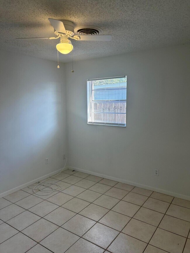 Building Photo - 2349 NE Rustic Way