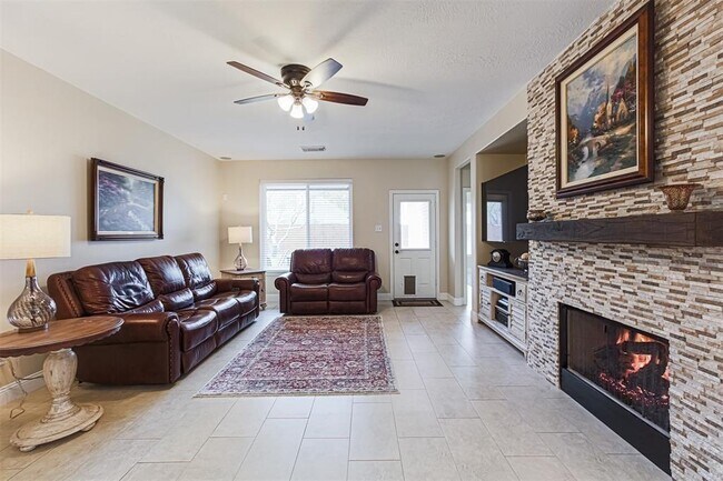 Building Photo - 3034 Glenthorpe Ln