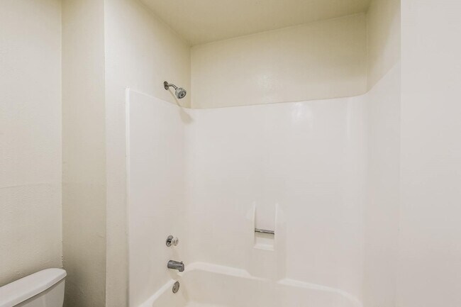 Building Photo - 15610 Cabot Creek Cir