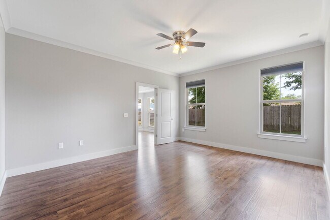 Building Photo - 4464 Goldfinch Way