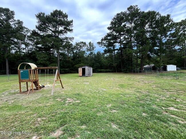 Building Photo - 477 Northwoods Dr