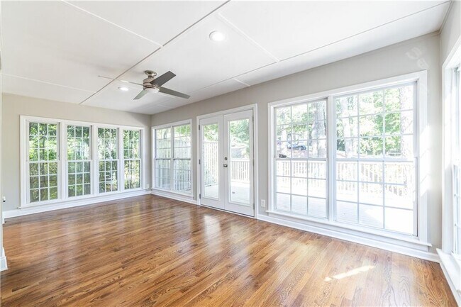 Building Photo - 2690 Camden Glen Ct