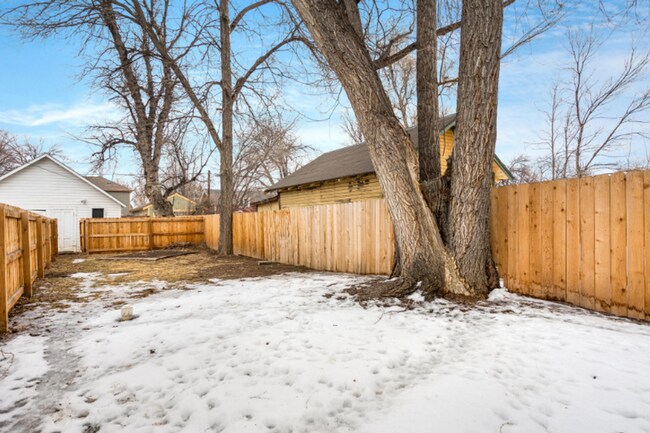 Building Photo - Stunning Duplex in Historic Old Town