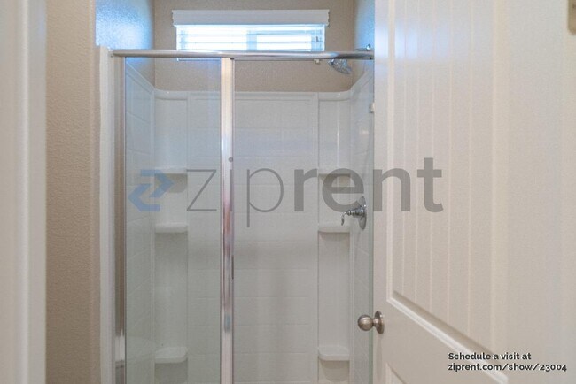 Building Photo - 707 Razorbill St
