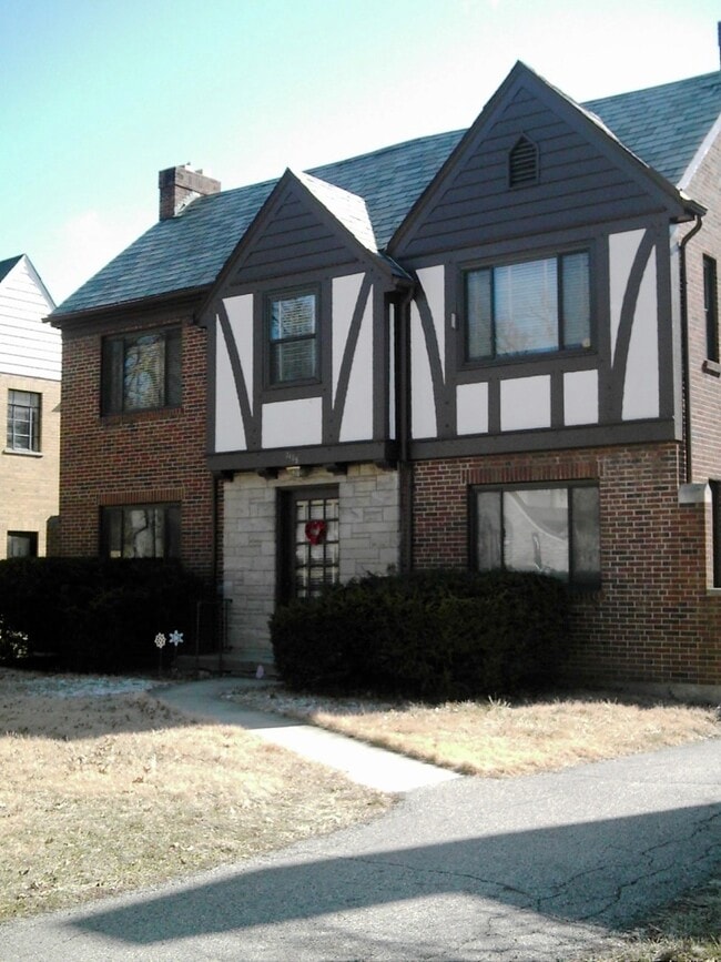 Building Photo - 3105 Bellewood Ave