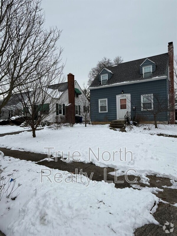 Building Photo - 1900 Merryhill Dr