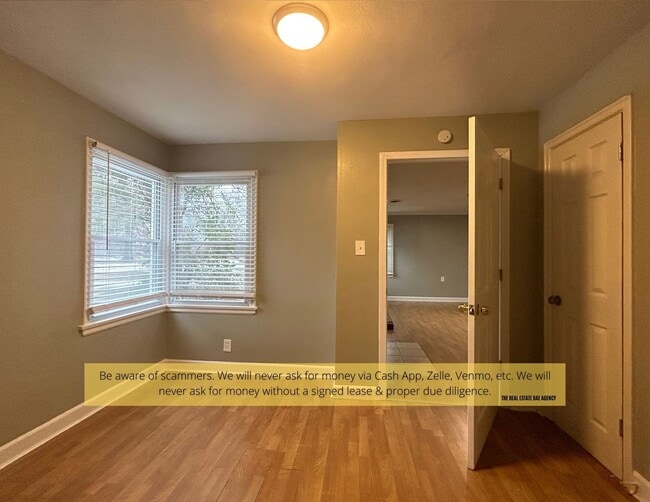 Building Photo - 1502 Trampe Ave