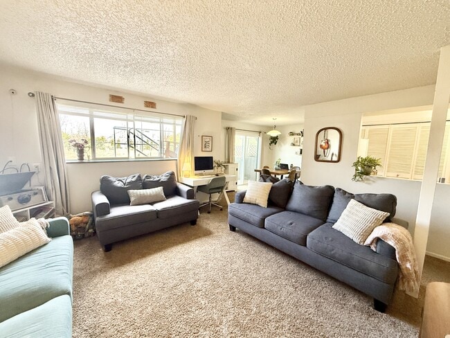 Building Photo - 1600 Banyan Dr