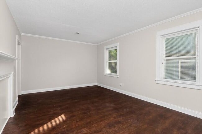 Building Photo - Charming 3BD/1BA Ranch in