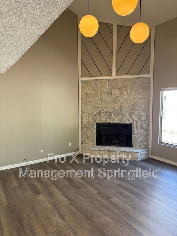 Building Photo - 1238 E Guinevere St