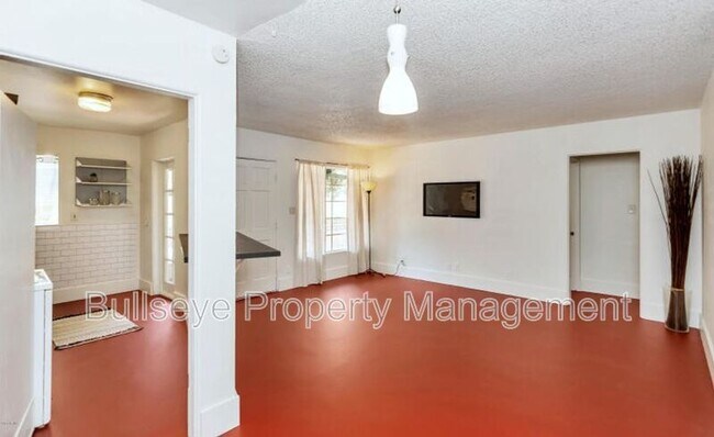 Building Photo - 2917 N 19th Ave
