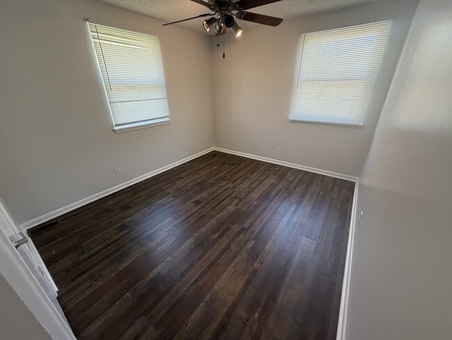 Building Photo - 165 Vulco Dr