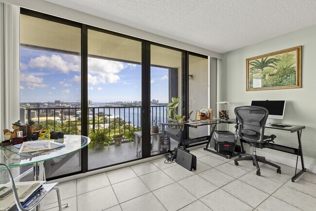 Building Photo - 5600 N Flagler Dr