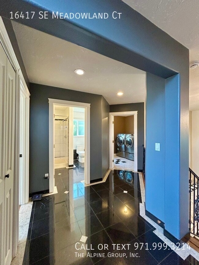 Building Photo - 16417 SE Meadowland Ct